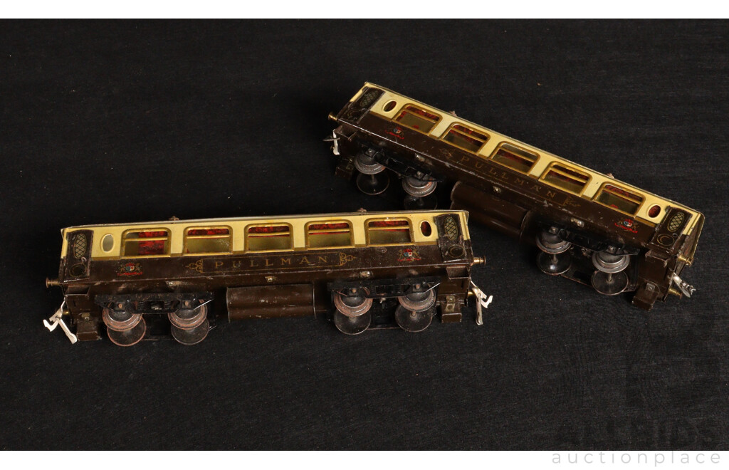 Four Vintage Hornby O Gauge Passenger Carriages Including Pullman