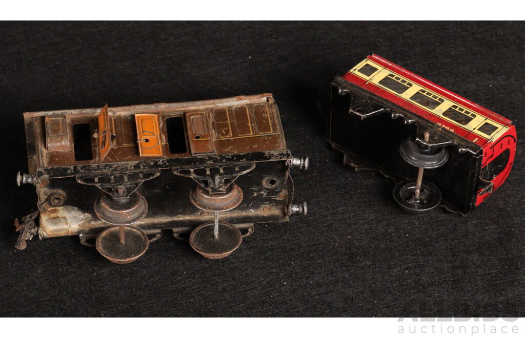 Four Vintage Hornby O Gauge Passenger Carriages Including Pullman