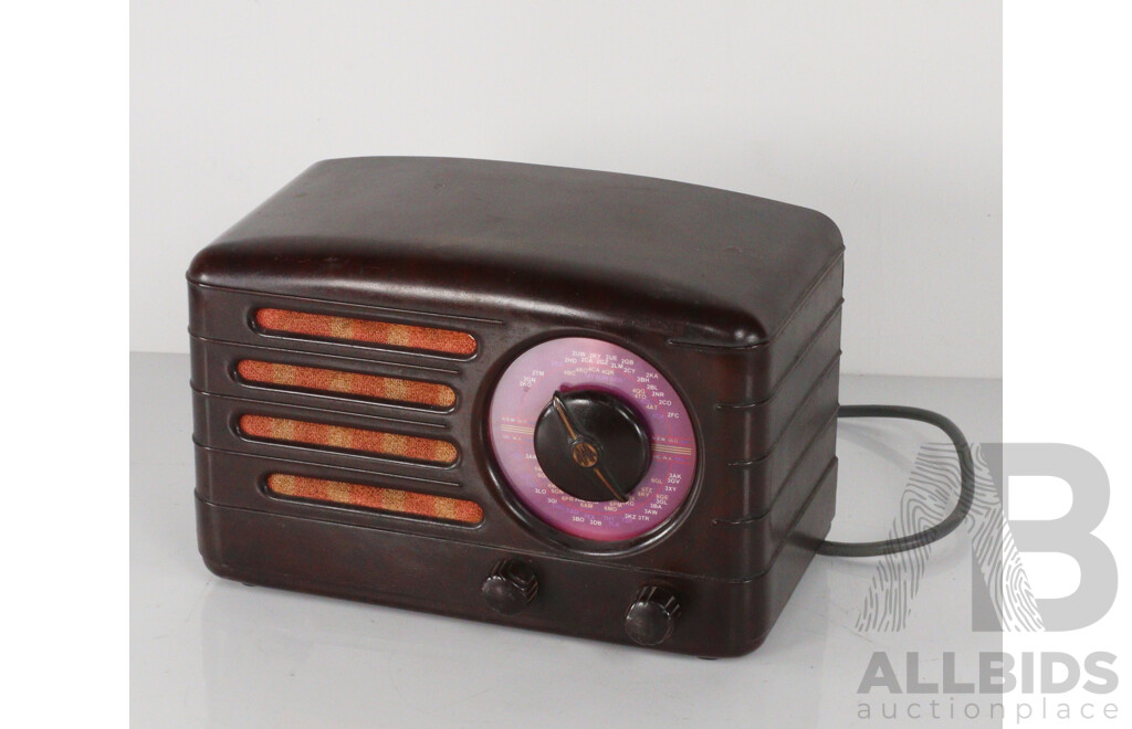 Vintage Valve Radio Model D0025373 with Bakelite Case by Selex Transfers, Melbourne