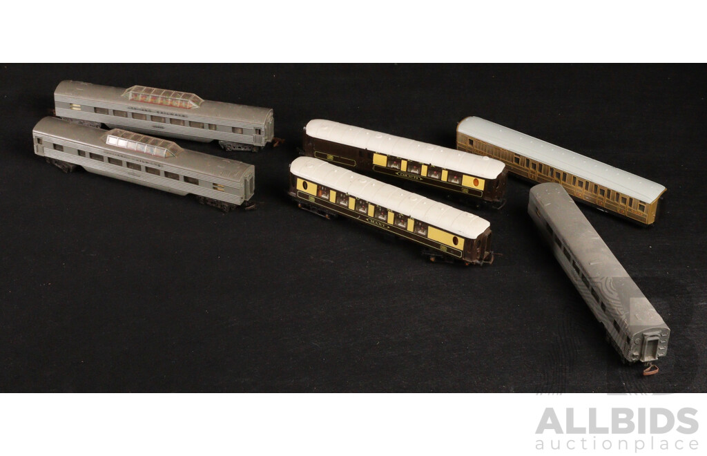 Assortment of HO/OO Scale Passenger Carriages Including Tri-Ang and Lima