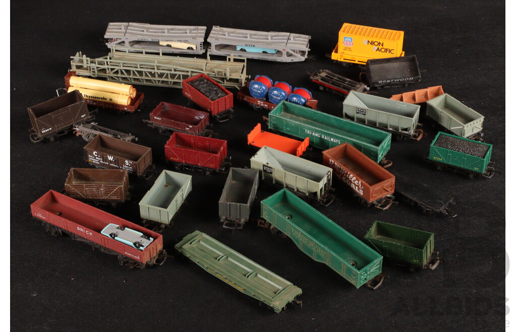 Assortment of HO/OO Scale Ballast Wagons and Flat Cars Including Tri-Ang and Mainline