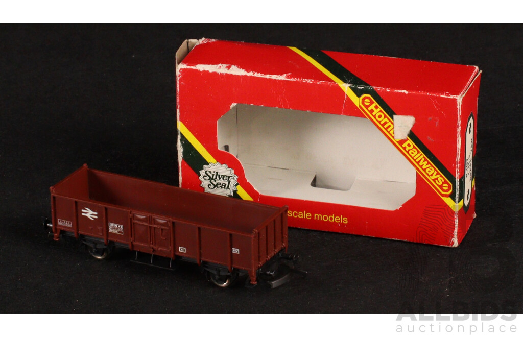 Vintage Boxed Hornby/Tri-Ang OO Scale Rolling Stock Including Steam Locomotive and Freights