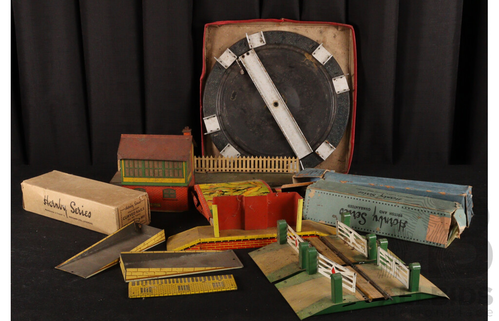 Collection of Hornby O Gauge Track, Straights, Curved, Points, Turn Table and Stations, Some with Boxes