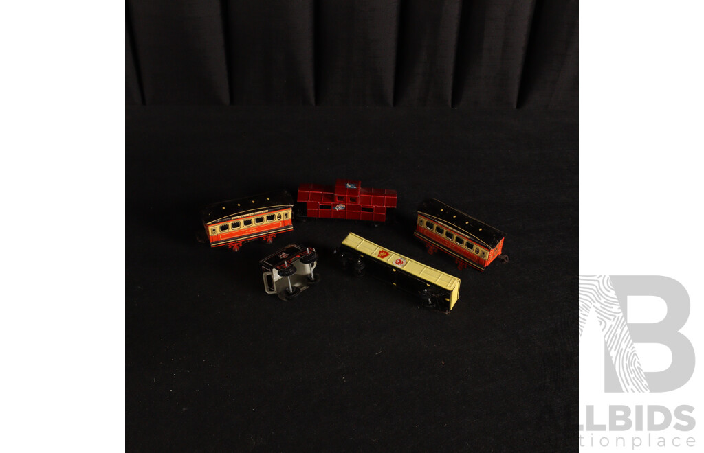 Vintage Pressed Steel and Diecast Rolling Stock Scenery Items, O / OO Scale, Hornby and Cresent