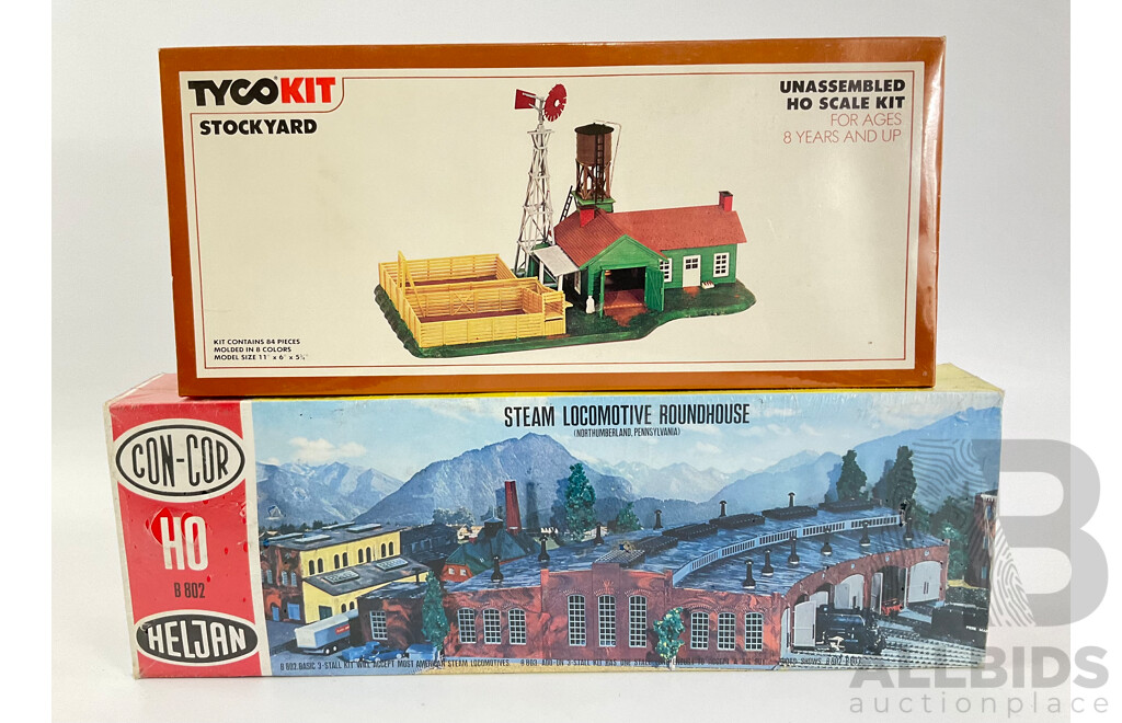 Vintage Con-Cor HO Scale B802 Steam Locomotive Roundhouse and Tyco Stockyard