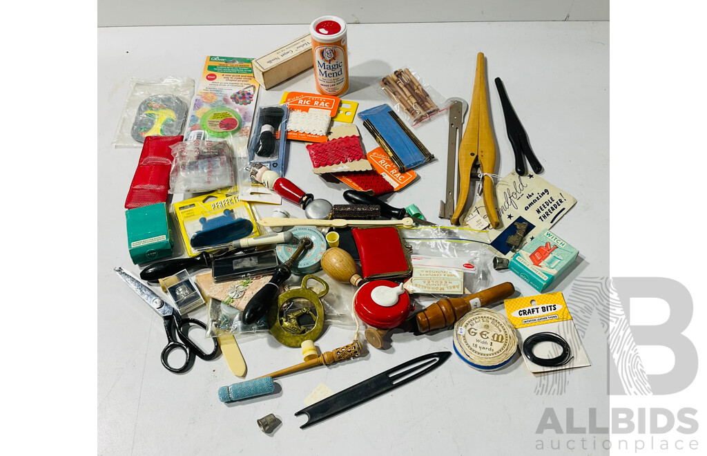 Large Collection Sewing and Craft Materials and Equipment