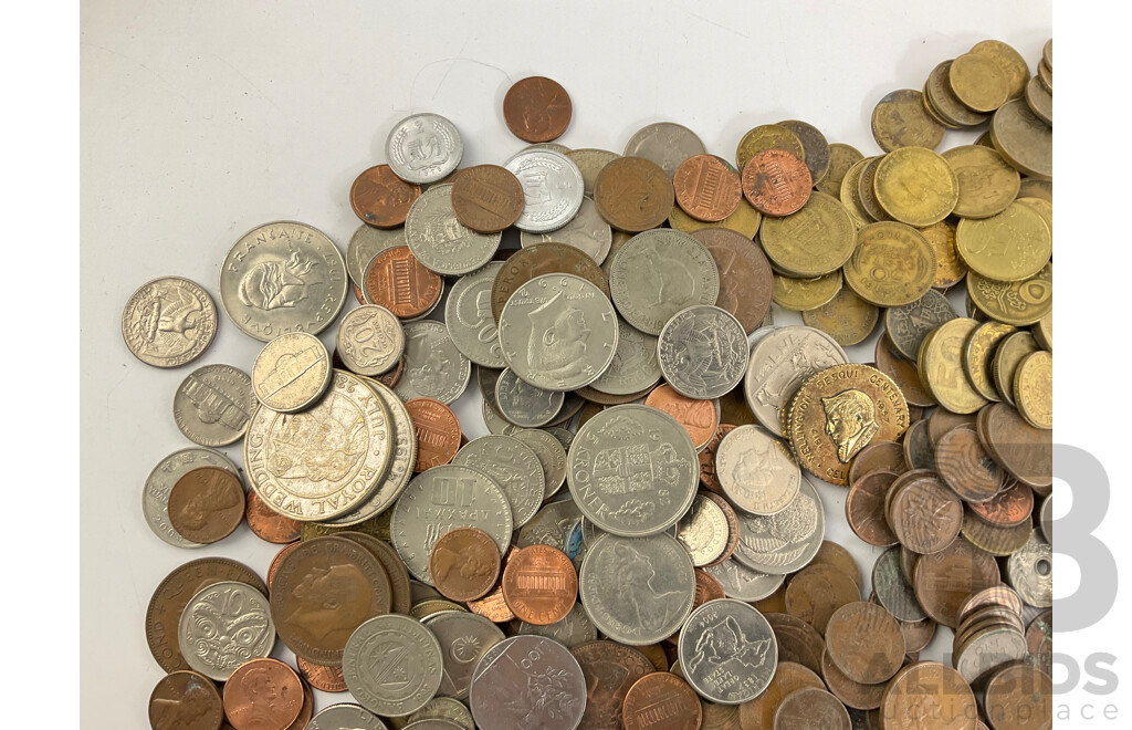 Collection of Vintage International Coins Including Kenya, USA, Singapore, Thailand, Australia, New Zealand,  UK 1980 UNC Twenty Five Pence Coin Dispenser and More - Approximately 2.3 Kilograms