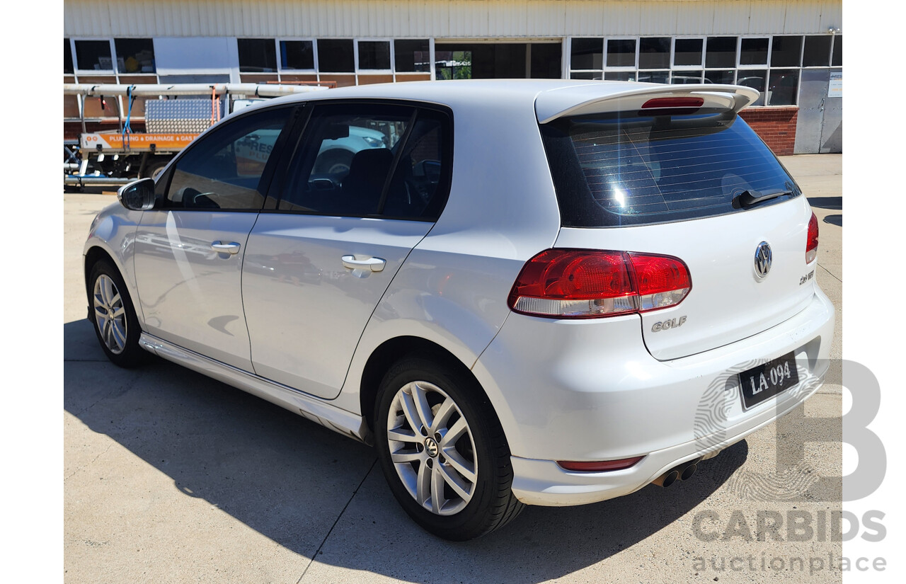 2/2010 Volkswagen Golf 103 TDI Comfortline 1K MY10 5d Hatchback White 2.0L