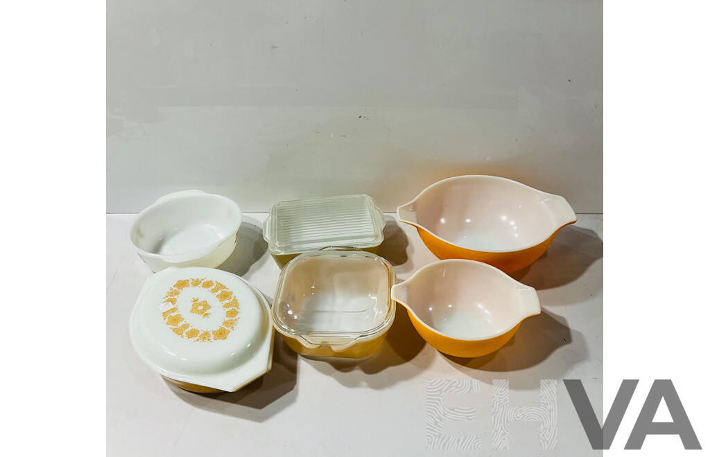 Collection  Vintage USA Pyrex in Various Patterns