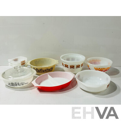 Collection  Vintage USA Pyrex in Various Patterns