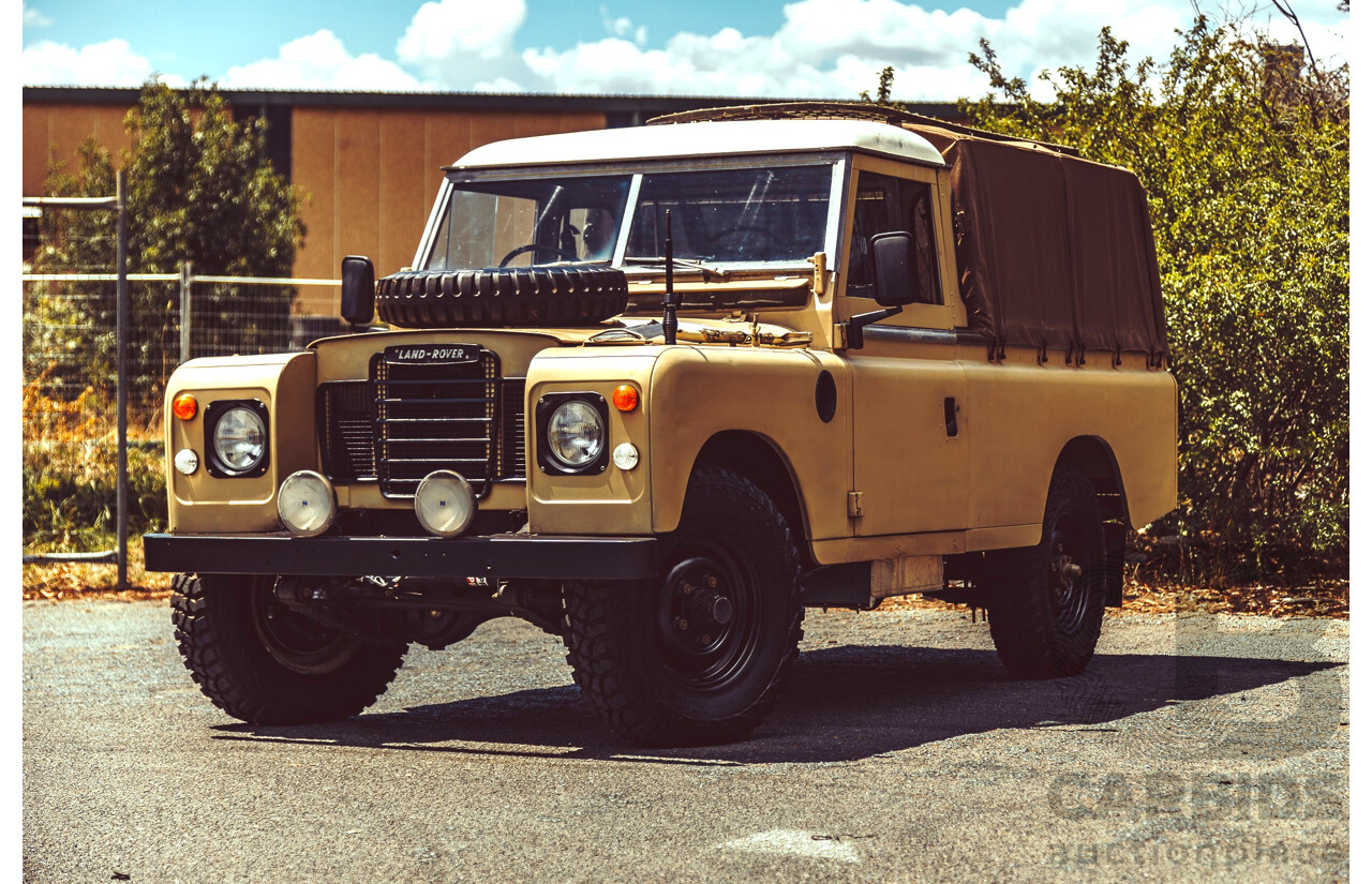 12/1976 Land Rover 109 (4x4) LWB Ex-Army 2d Hardtop Truck Cab 3/4 Ton Dulux Sand 2.25L