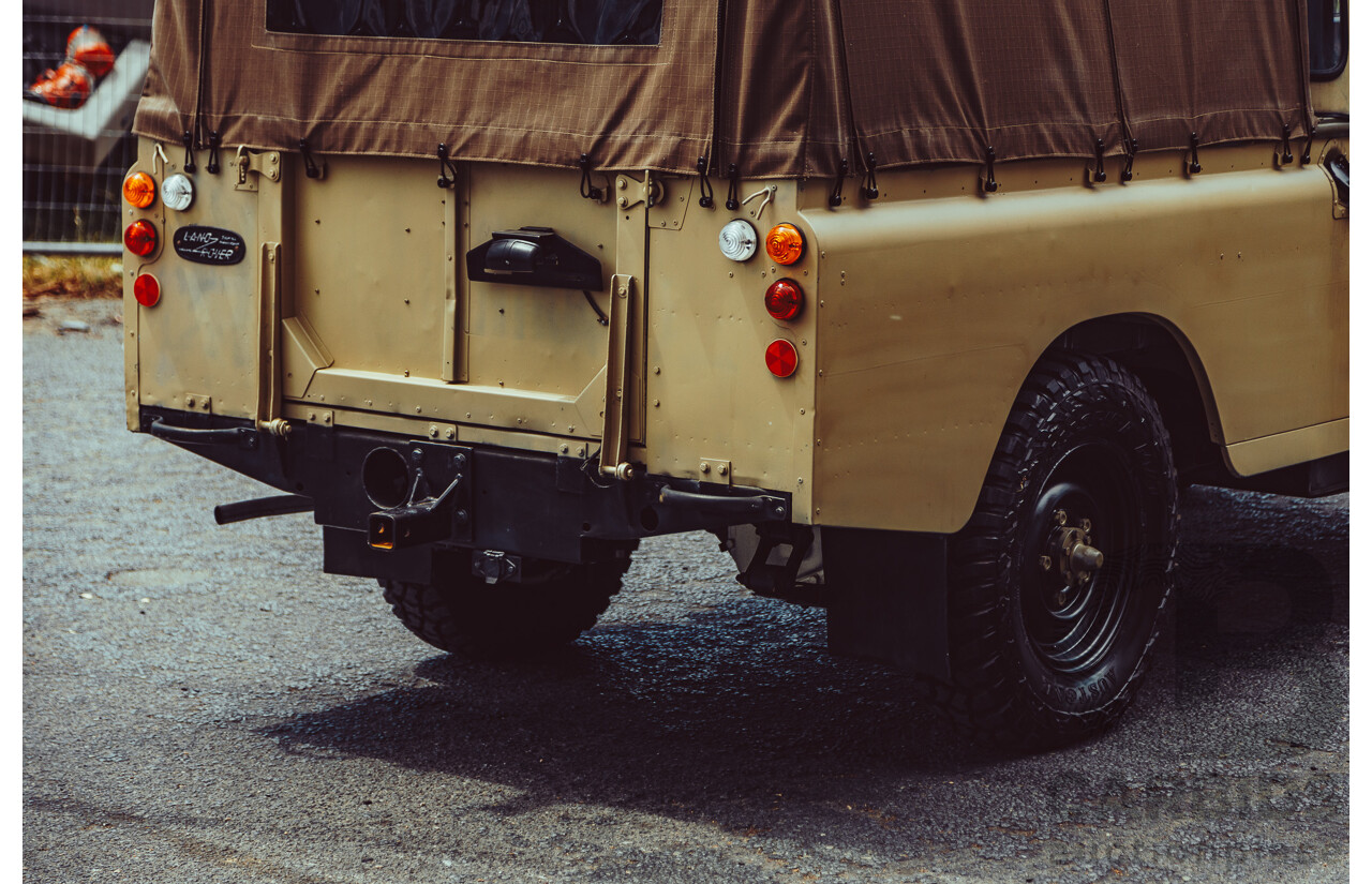 12/1976 Land Rover 109 (4x4) LWB Ex-Army 2d Hardtop Truck Cab 3/4 Ton Dulux Sand 2.25L