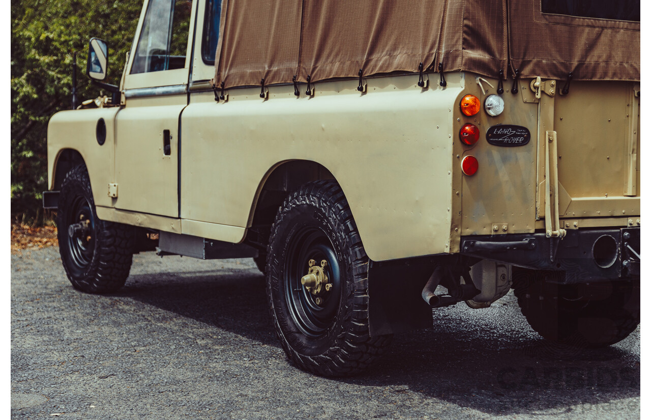 12/1976 Land Rover 109 (4x4) LWB Ex-Army 2d Hardtop Truck Cab 3/4 Ton Dulux Sand 2.25L