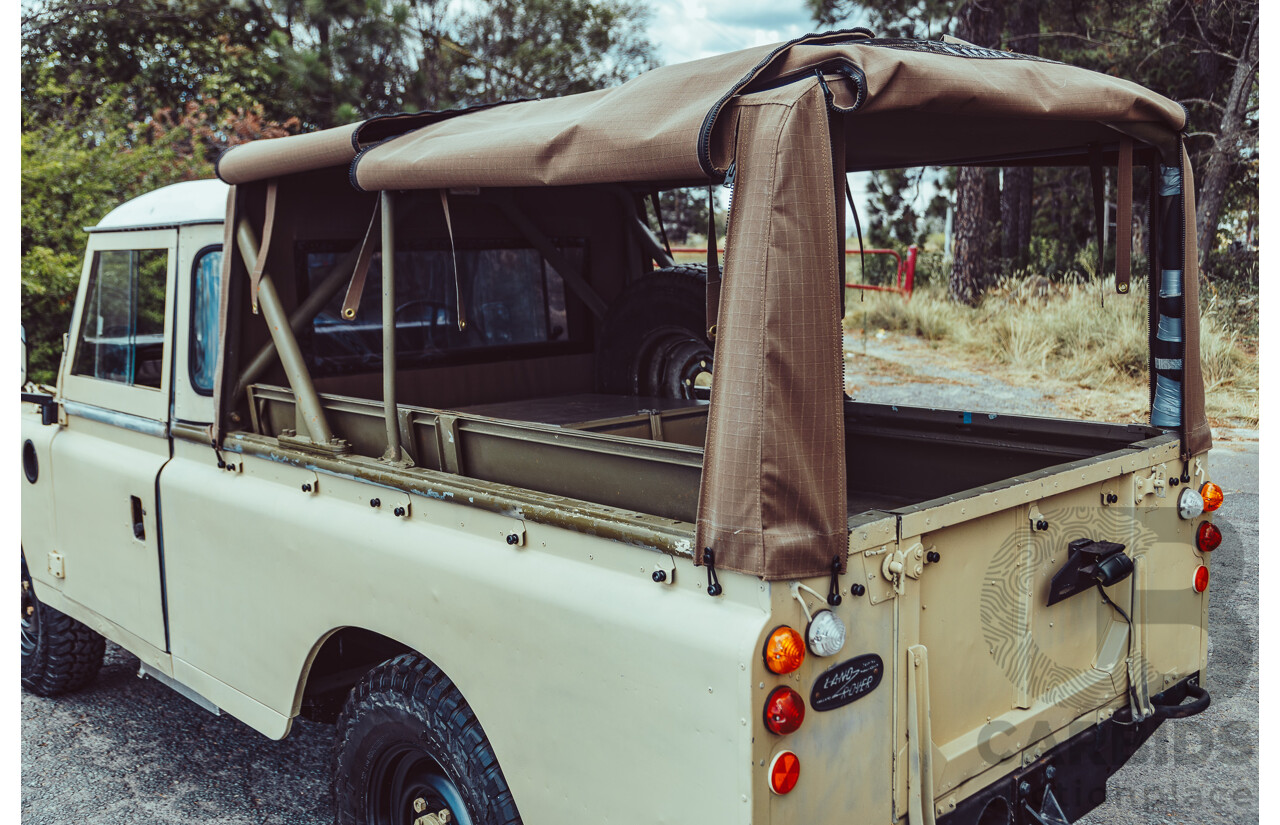 12/1976 Land Rover 109 (4x4) LWB Ex-Army 2d Hardtop Truck Cab 3/4 Ton Dulux Sand 2.25L