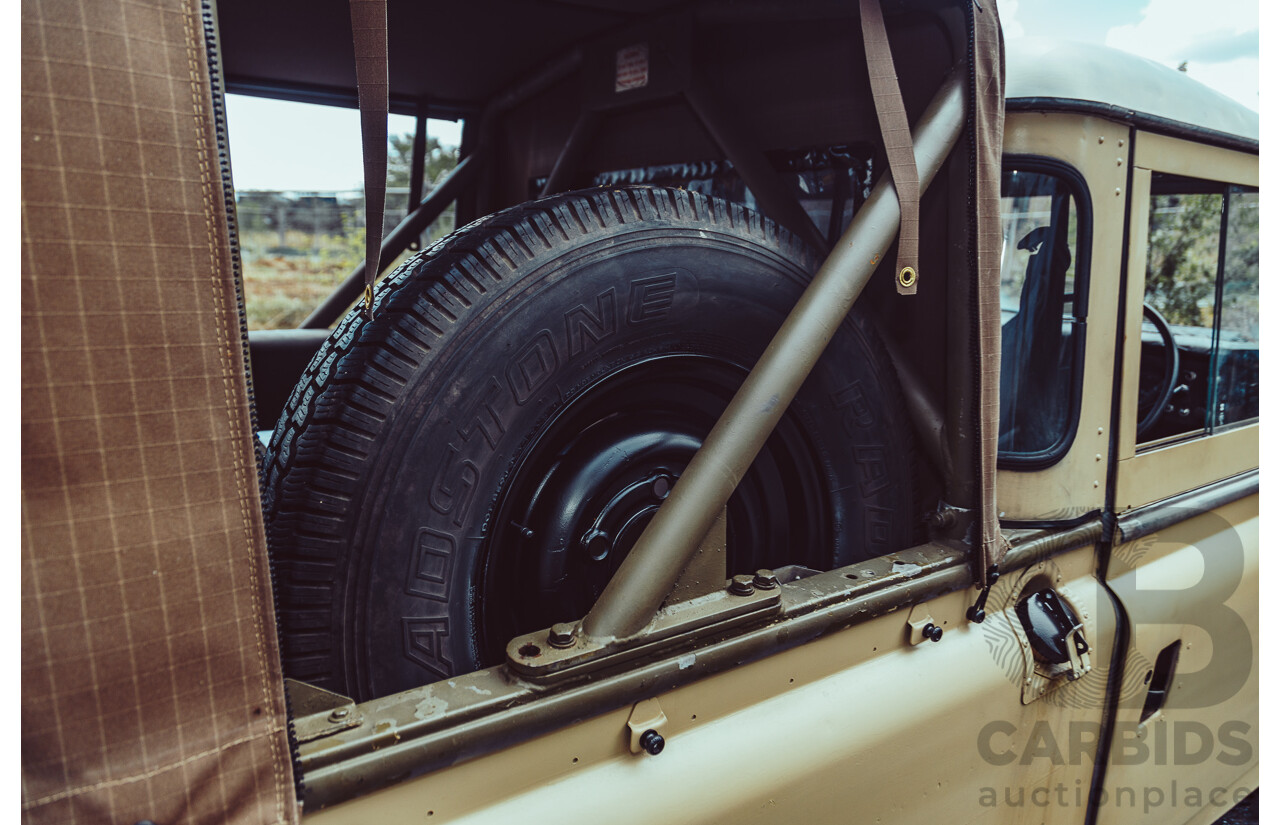 12/1976 Land Rover 109 (4x4) LWB Ex-Army 2d Hardtop Truck Cab 3/4 Ton Dulux Sand 2.25L