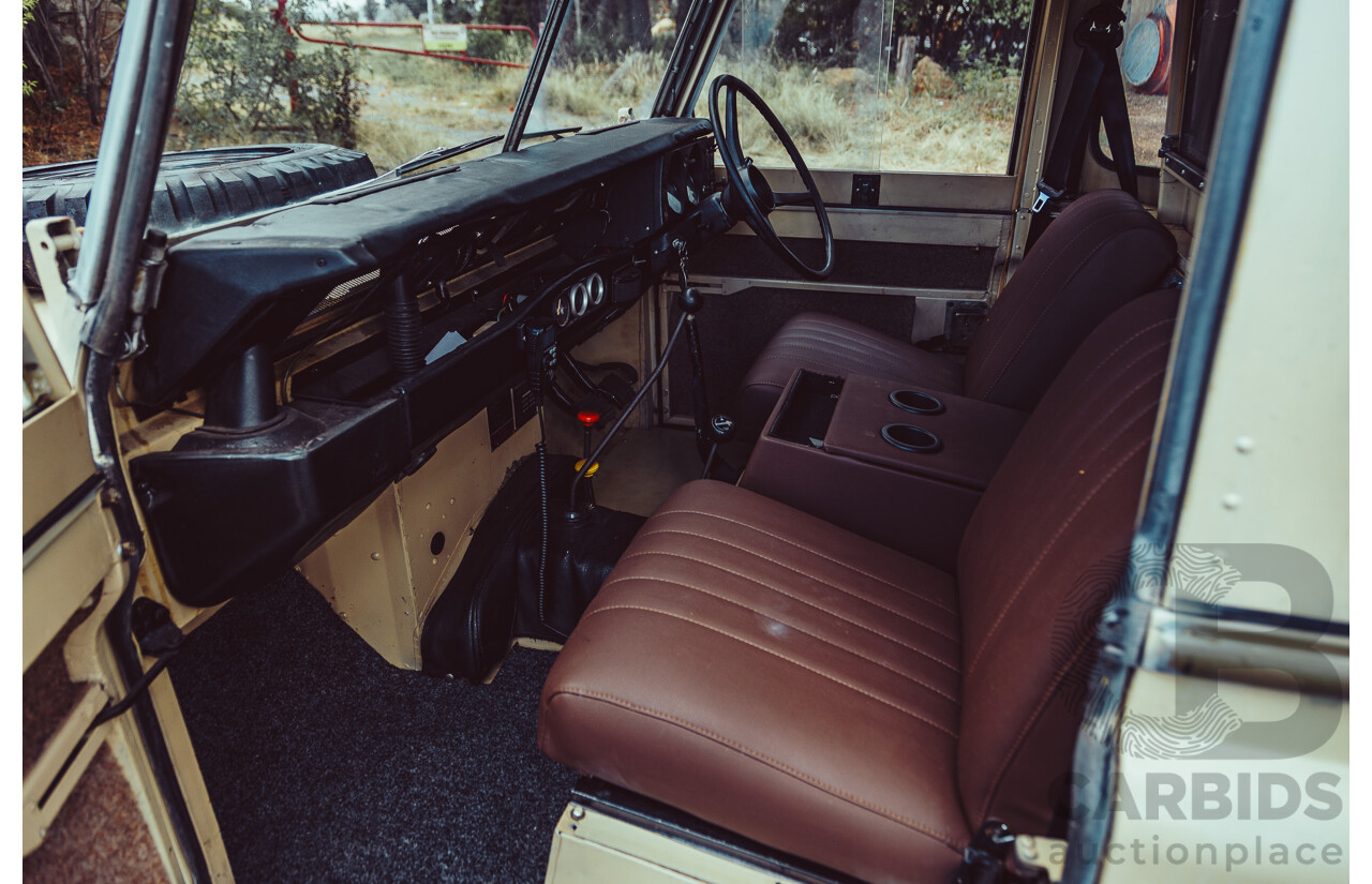 12/1976 Land Rover 109 (4x4) LWB Ex-Army 2d Hardtop Truck Cab 3/4 Ton Dulux Sand 2.25L