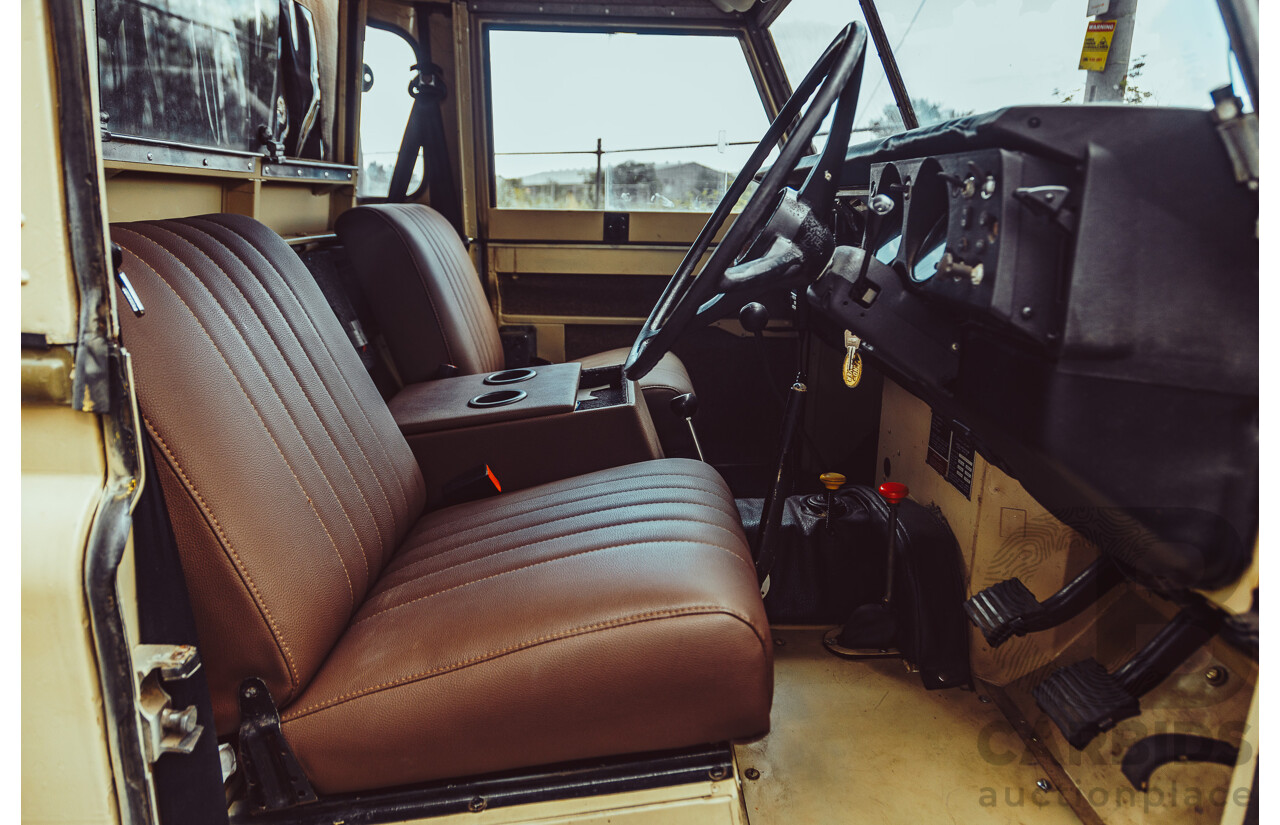 12/1976 Land Rover 109 (4x4) LWB Ex-Army 2d Hardtop Truck Cab 3/4 Ton Dulux Sand 2.25L