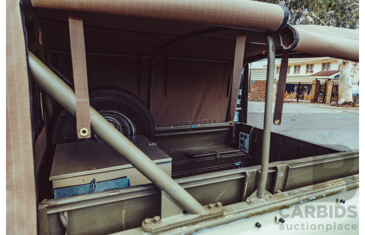 12/1976 Land Rover 109 (4x4) LWB Ex-Army 2d Hardtop Truck Cab 3/4 Ton Dulux Sand 2.25L