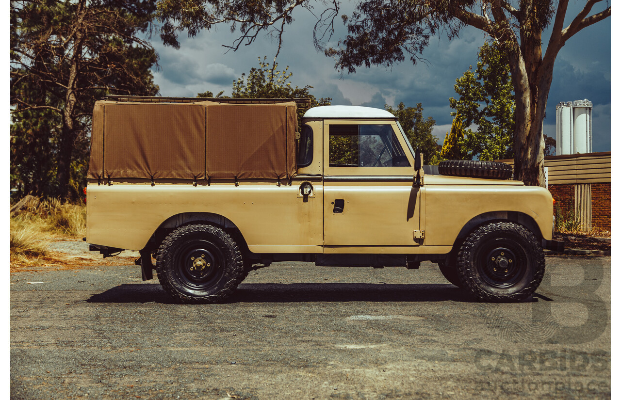 12/1976 Land Rover 109 (4x4) LWB Ex-Army 2d Hardtop Truck Cab 3/4 Ton Dulux Sand 2.25L