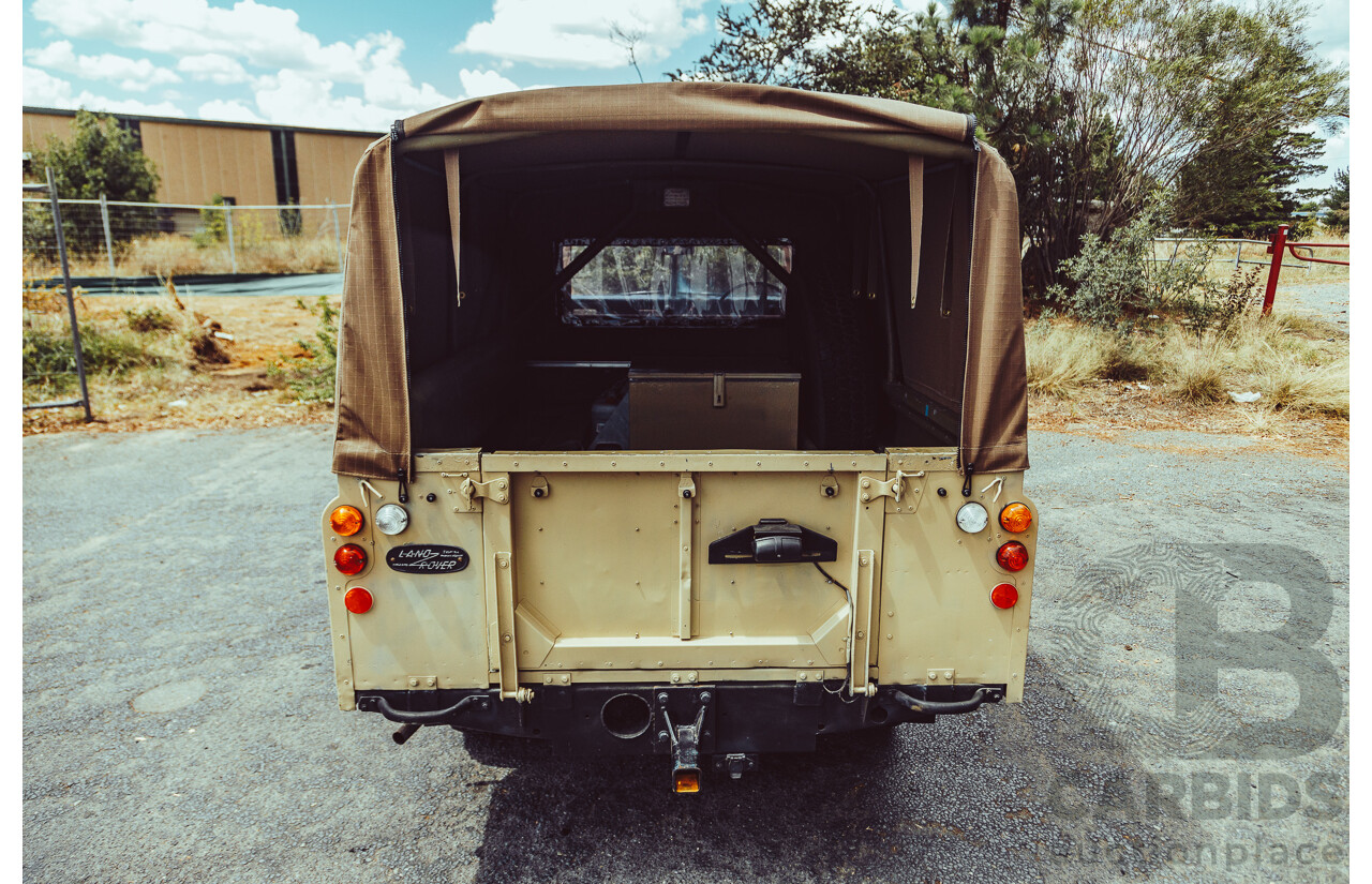 12/1976 Land Rover 109 (4x4) LWB Ex-Army 2d Hardtop Truck Cab 3/4 Ton Dulux Sand 2.25L