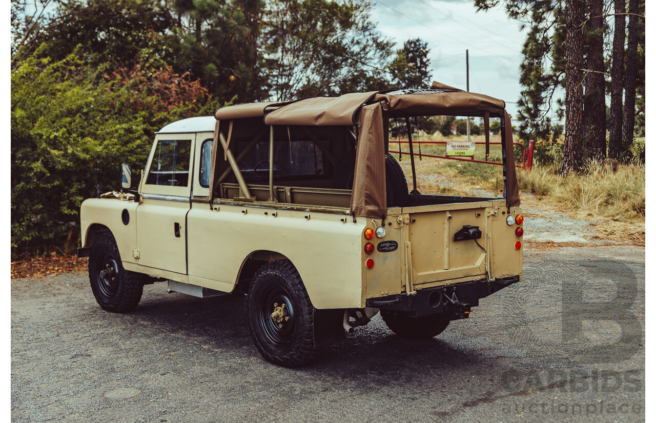 12/1976 Land Rover 109 (4x4) LWB Ex-Army 2d Hardtop Truck Cab 3/4 Ton Dulux Sand 2.25L