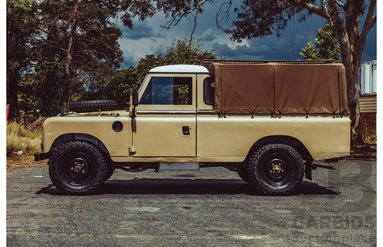 12/1976 Land Rover 109 (4x4) LWB Ex-Army 2d Hardtop Truck Cab 3/4 Ton Dulux Sand 2.25L