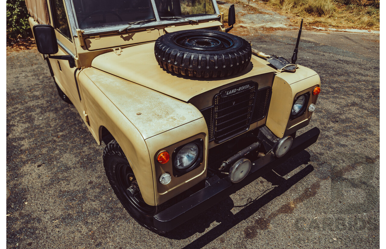 12/1976 Land Rover 109 (4x4) LWB Ex-Army 2d Hardtop Truck Cab 3/4 Ton Dulux Sand 2.25L