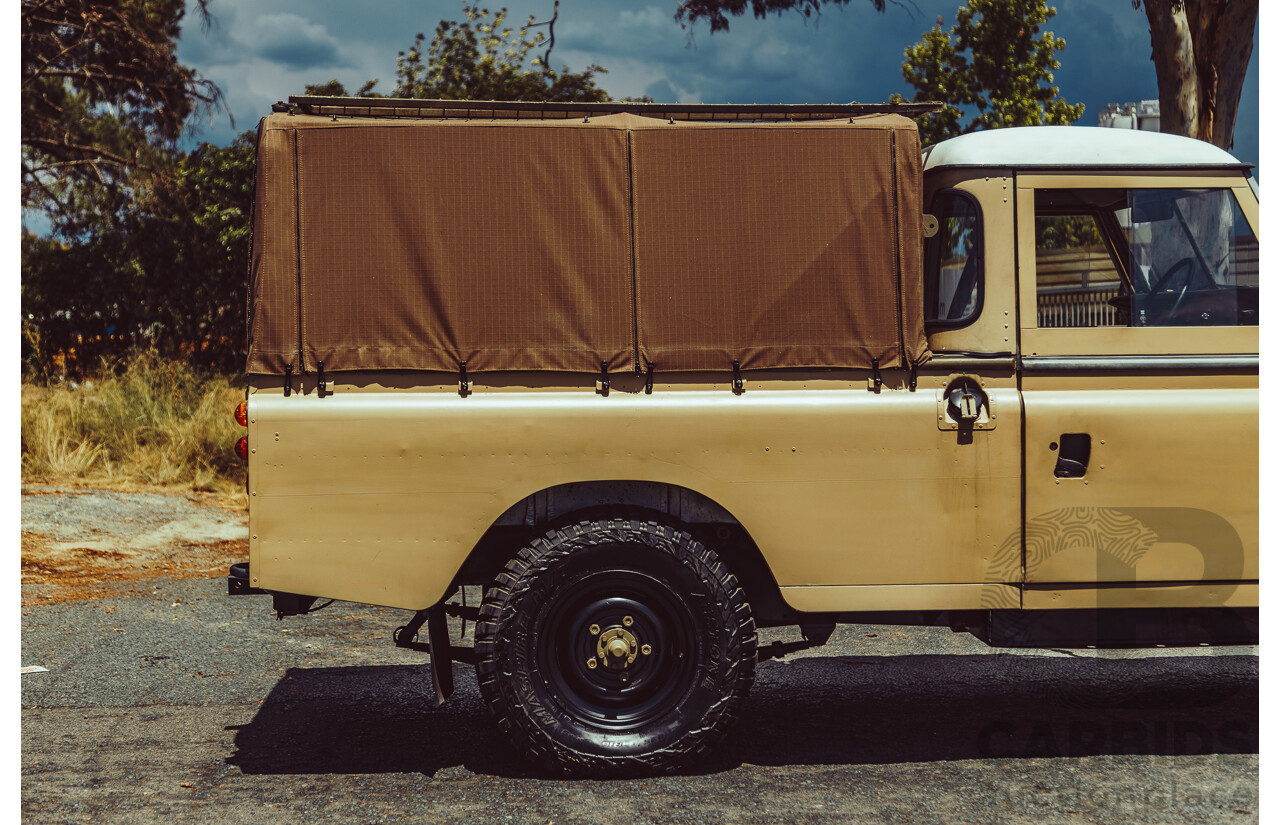 12/1976 Land Rover 109 (4x4) LWB Ex-Army 2d Hardtop Truck Cab 3/4 Ton Dulux Sand 2.25L