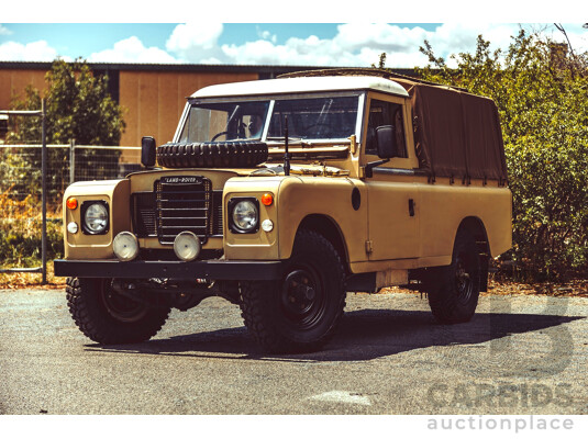 12/1976 Land Rover 109 (4x4) LWB Ex-Army 2d Hardtop Truck Cab 3/4 Ton Dulux Sand 2.25L