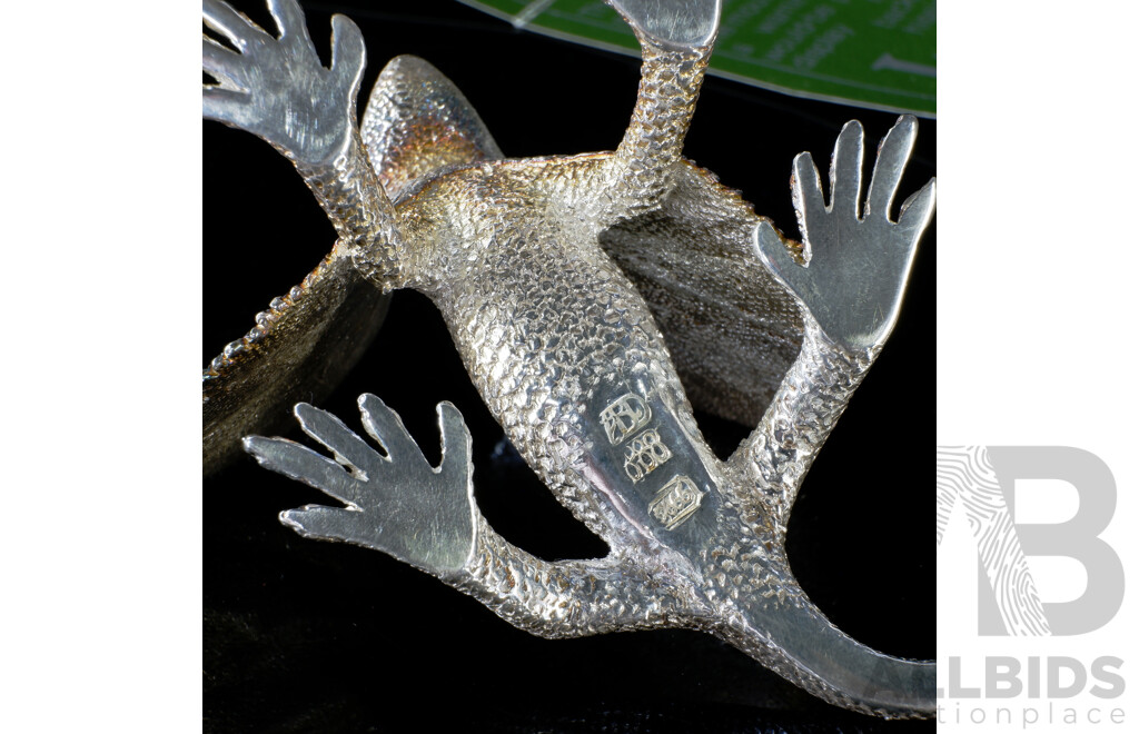 Australian Solid 99.98 Silver Frill Necked Lizard Sculpture by Vincent Healy in Case, Silver Weight 102gm