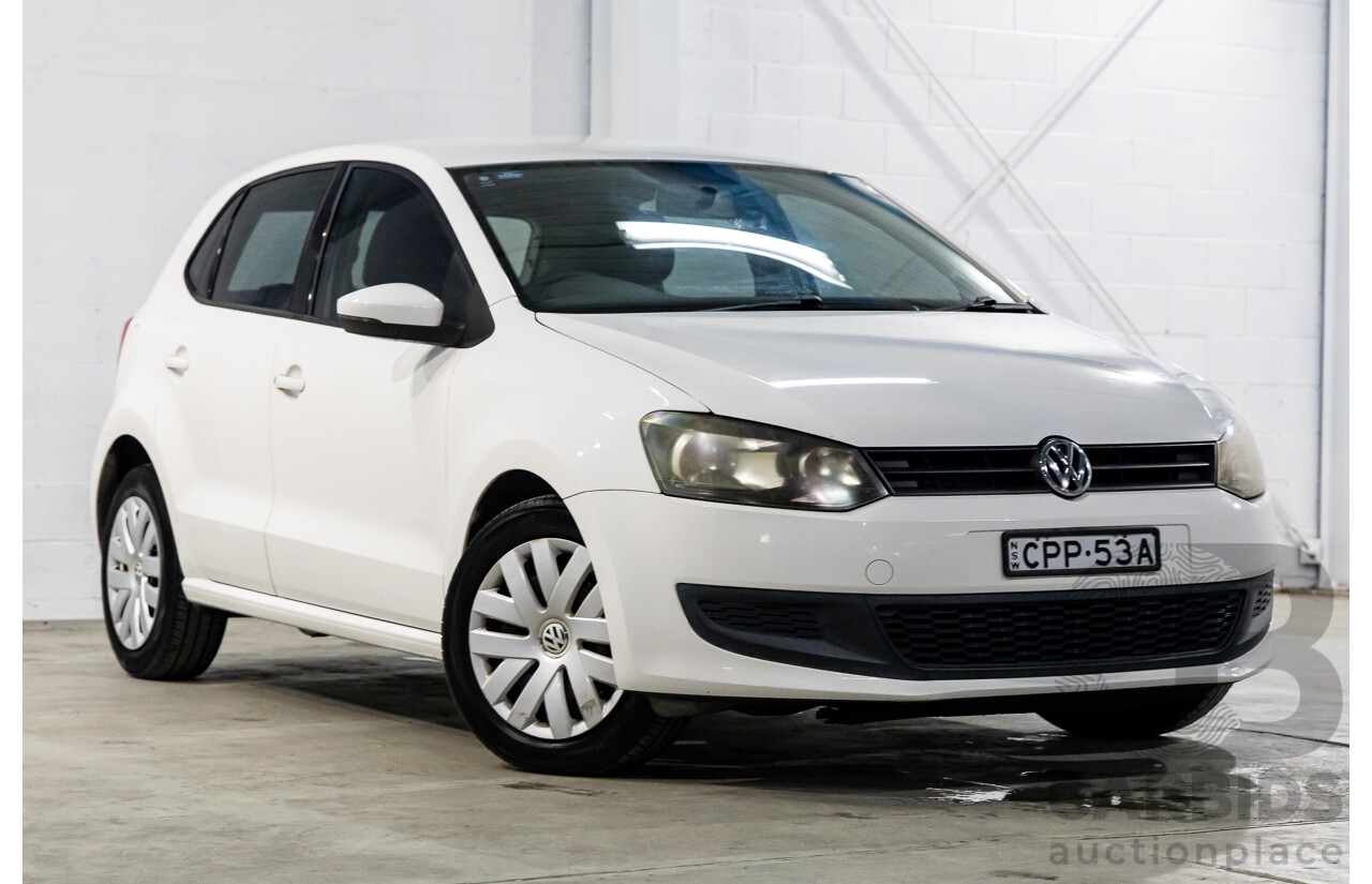 6/2013 Volkswagen Polo Trendline 6R MY13.5 5d Hatchback Candy White 1.4L