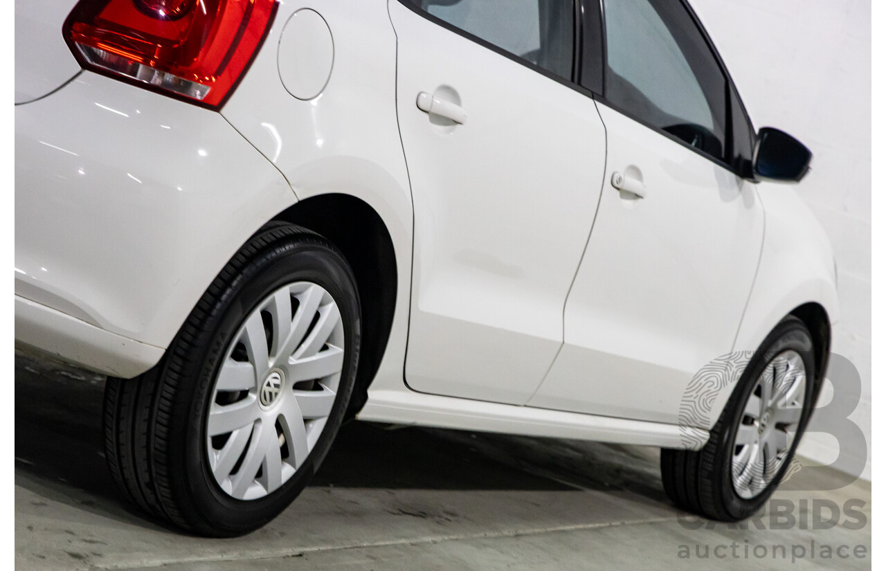 6/2013 Volkswagen Polo Trendline 6R MY13.5 5d Hatchback Candy White 1.4L