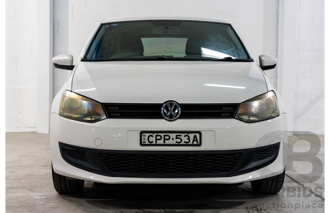 6/2013 Volkswagen Polo Trendline 6R MY13.5 5d Hatchback Candy White 1.4L