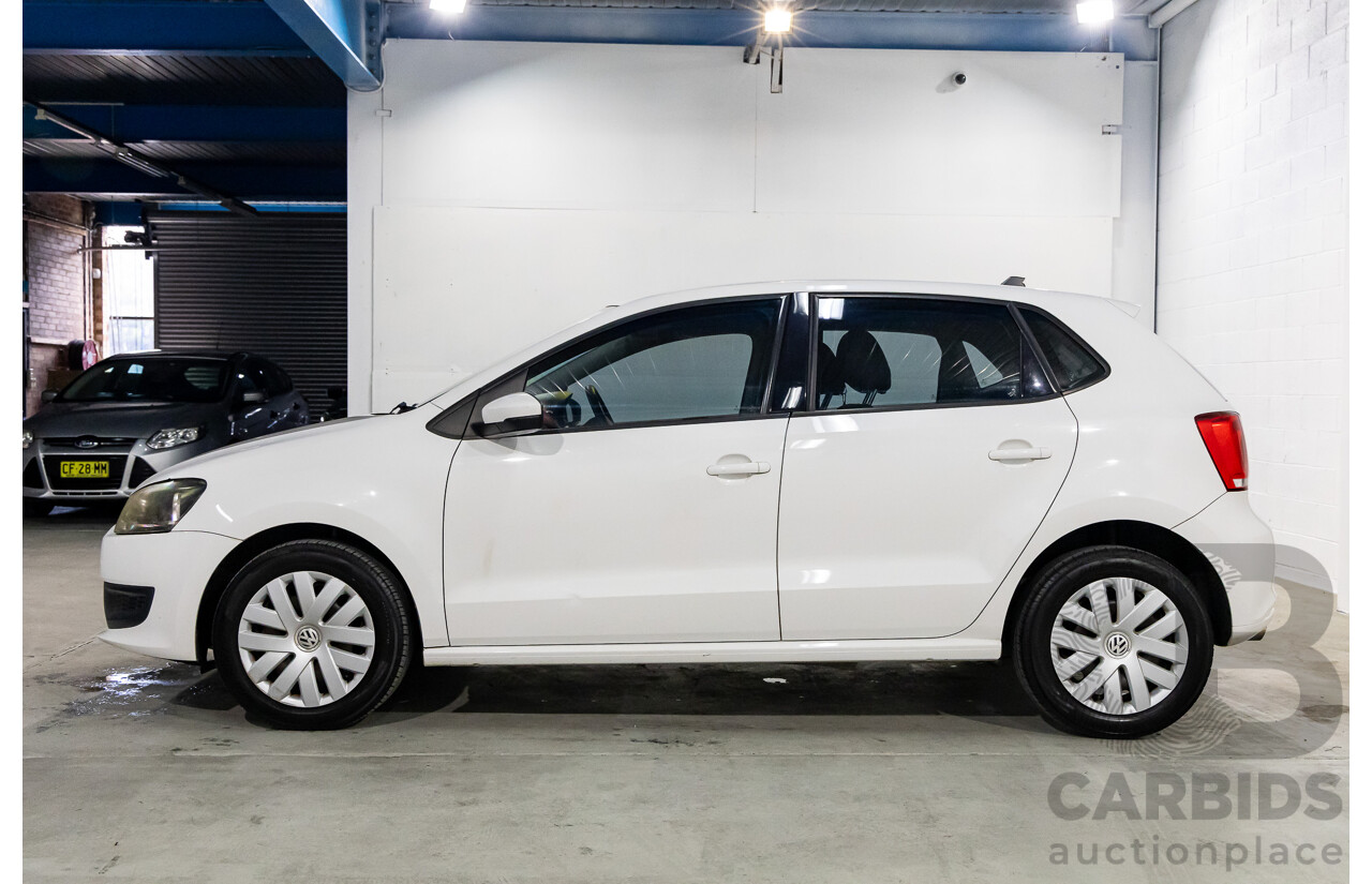 6/2013 Volkswagen Polo Trendline 6R MY13.5 5d Hatchback Candy White 1.4L