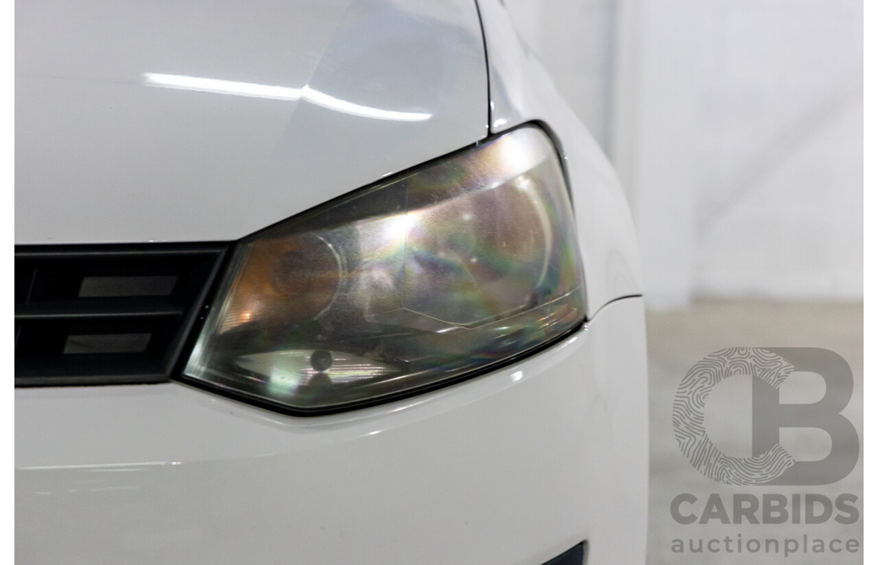 6/2013 Volkswagen Polo Trendline 6R MY13.5 5d Hatchback Candy White 1.4L