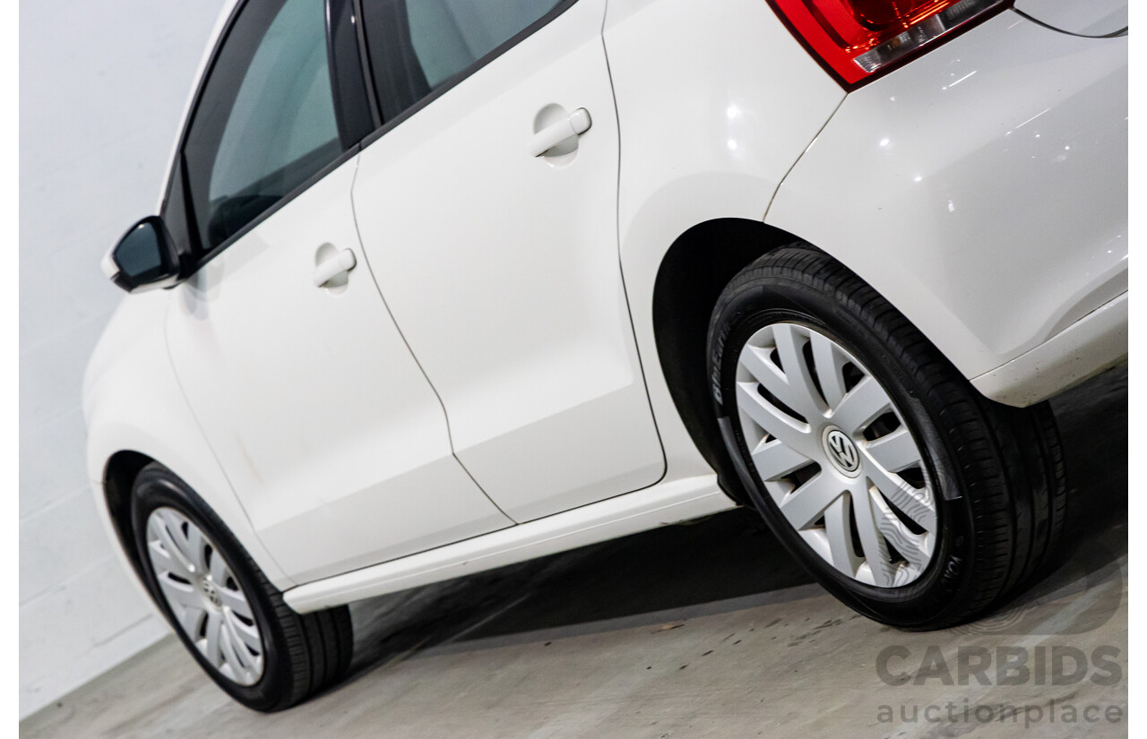 6/2013 Volkswagen Polo Trendline 6R MY13.5 5d Hatchback Candy White 1.4L