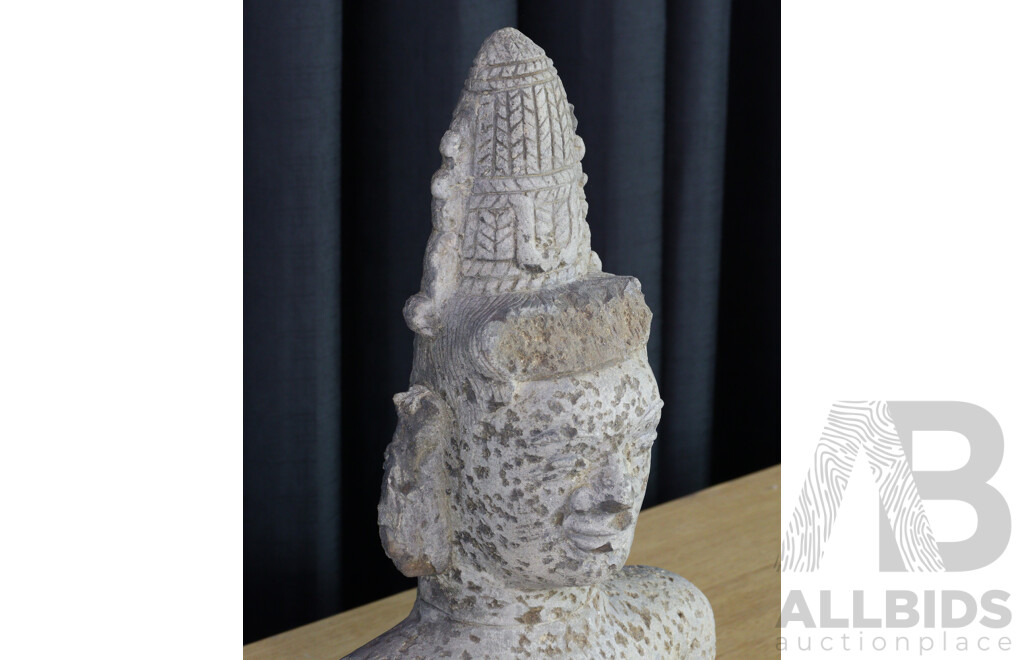 Hand Craft Continental Hindu Tuff Statue