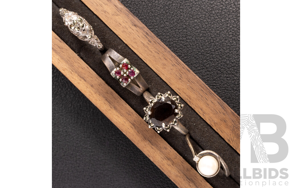Collection of (12) Vintage Sterling Silver Rings with Gemstones Including Sapphire, Emerald & Ruby, 29.49 Grams