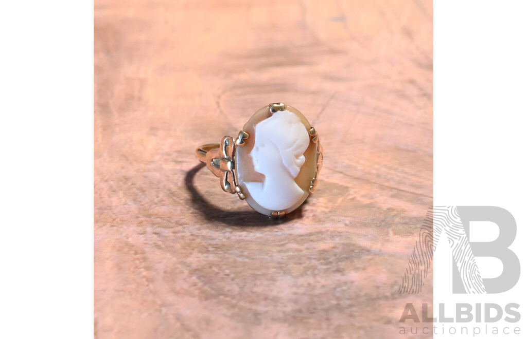 Vintage 9ct Shell Cameo Ring, Size M, 2.83 Grams