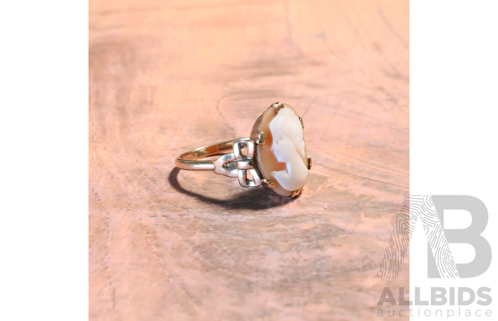 Vintage 9ct Shell Cameo Ring, Size M, 2.83 Grams