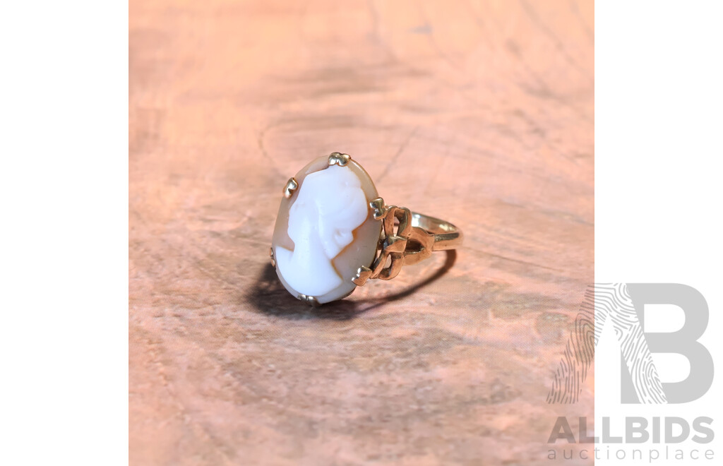 Vintage 9ct Shell Cameo Ring, Size M, 2.83 Grams