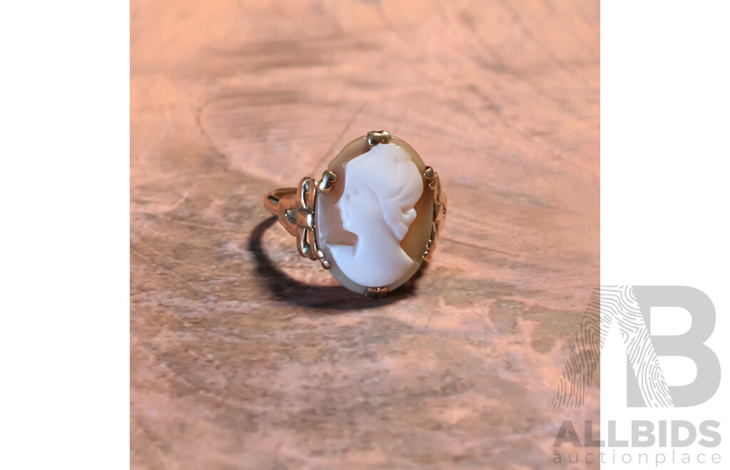 Vintage 9ct Shell Cameo Ring, Size M, 2.83 Grams