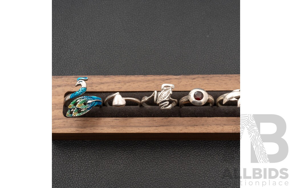 Collection of (9) Sterling Silver Rings Including Frog, Dolphin, Peacock, Daisy & Garnet, 24.47 Grams