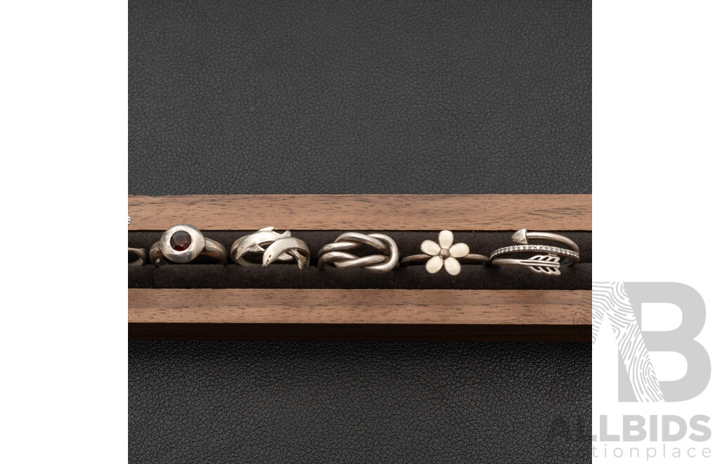 Collection of (9) Sterling Silver Rings Including Frog, Dolphin, Peacock, Daisy & Garnet, 24.47 Grams