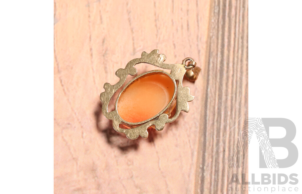 9ct Vintage Shell Cameo Pendant, 30mm Long, 2.63 Grams