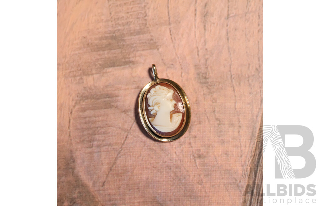 9ct Vintage Shell Cameo Pendant with Fixed Bale, 25mm Long, 2.93 Grams