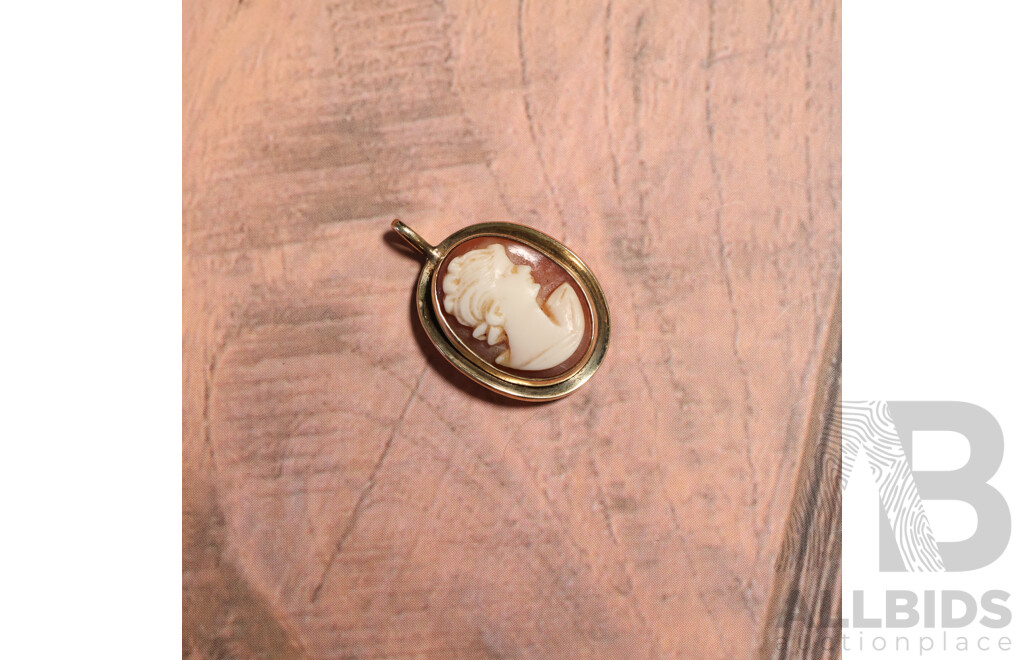 9ct Vintage Shell Cameo Pendant with Fixed Bale, 25mm Long, 2.93 Grams