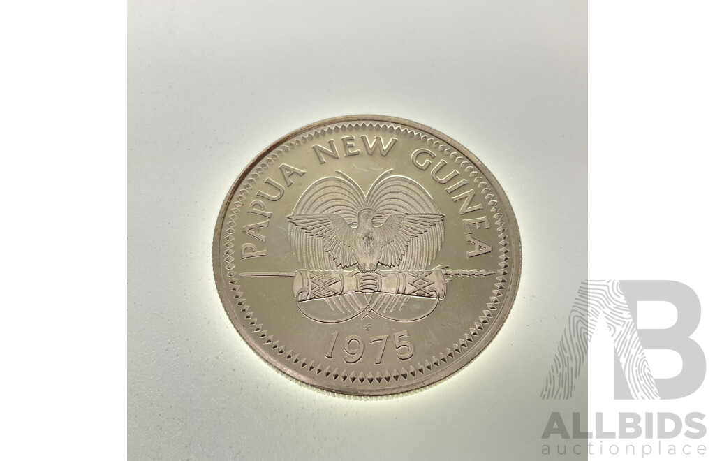 Papua New Guinea 1975 Silver Five Kina Coin, Coat of Arms of Papua New Guinea .500