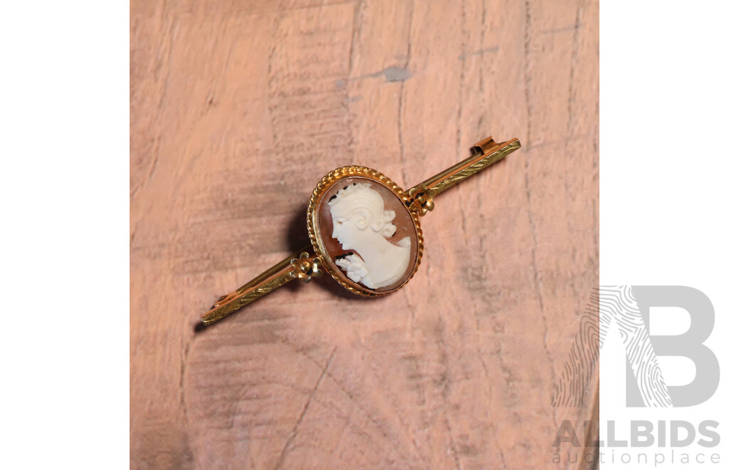 9ct Vintage Shell Cameo Bar Brooch with Flower Motif, 50mm, 3.94 Grams