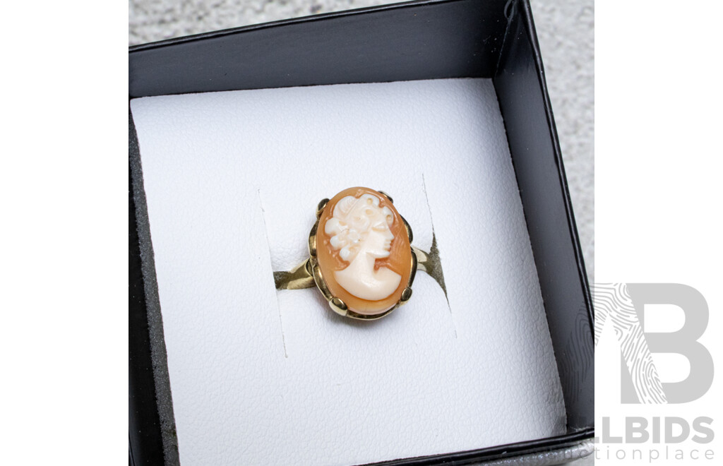 9ct Vintage Shell Cameo Ring, Size N, 3.52 Grams